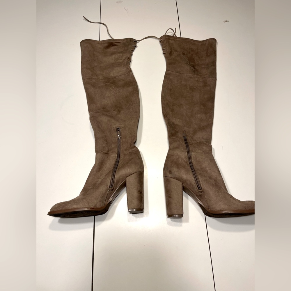 Vince Camuto size 10 knee high tall zip boots man made suede